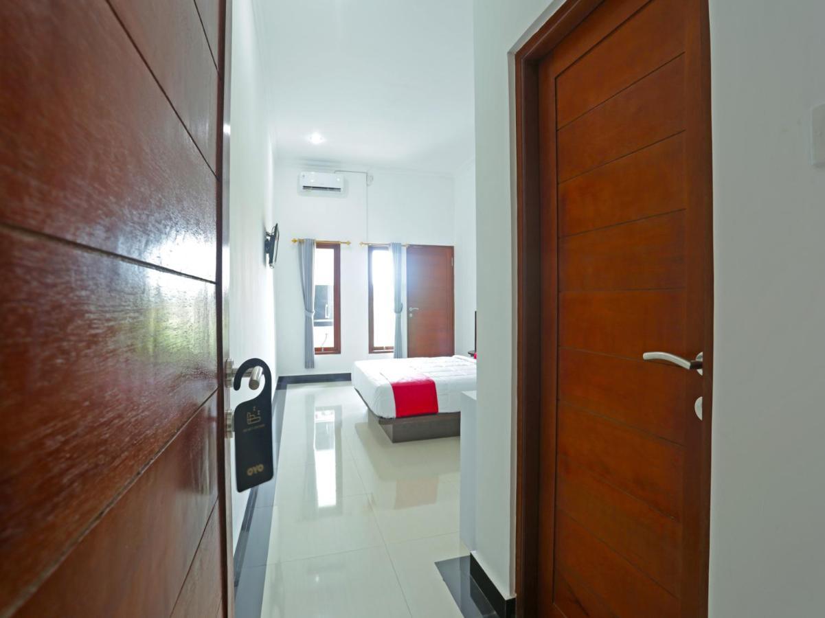Oyo 90859 Cahaya Guest House Pesanggaran エクステリア 写真