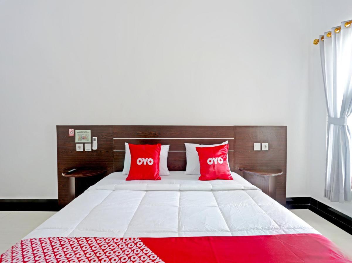 Oyo 90859 Cahaya Guest House Pesanggaran エクステリア 写真