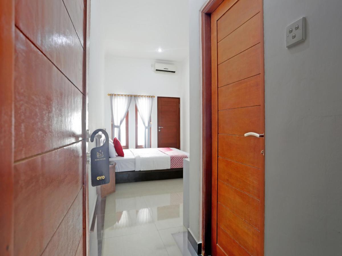 Oyo 90859 Cahaya Guest House Pesanggaran エクステリア 写真