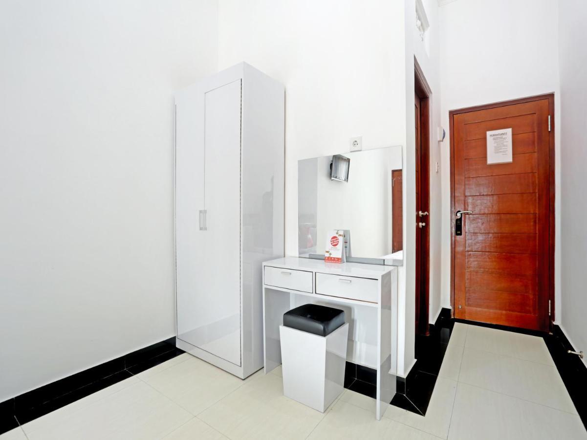 Oyo 90859 Cahaya Guest House Pesanggaran エクステリア 写真