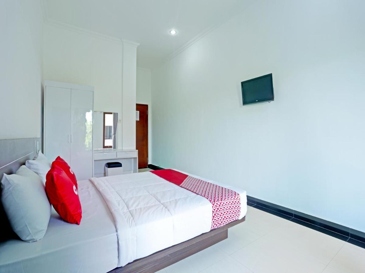 Oyo 90859 Cahaya Guest House Pesanggaran エクステリア 写真
